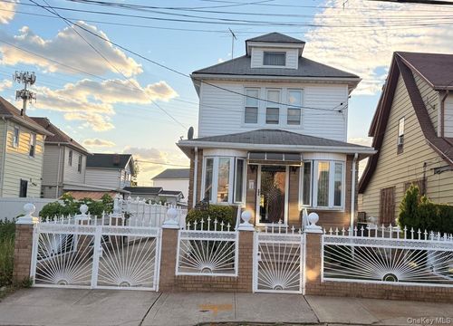 13744 218th Street, New York, NY, 11413 | Card Image