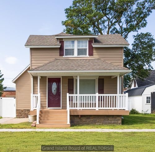 1708 16th Ave, Central City, NE, 68826-1820 | Card Image
