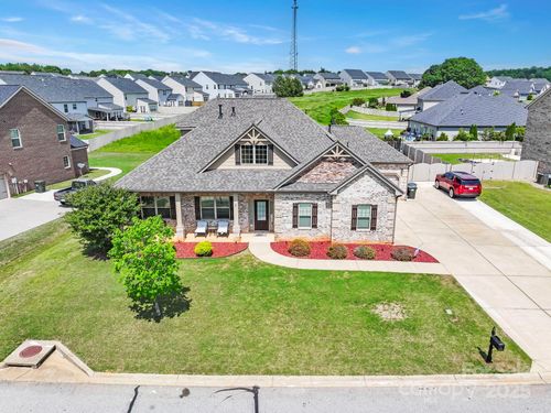 104 Tippecanoe St, Simpsonville, SC, 29680-7715 | Card Image