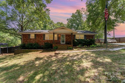 1018 Michigan St, Kannapolis, NC, 28083-6724 | Card Image