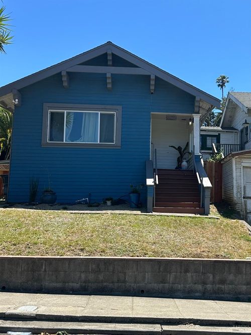207 Alabama Street, Vallejo, CA, 94590 | Card Image