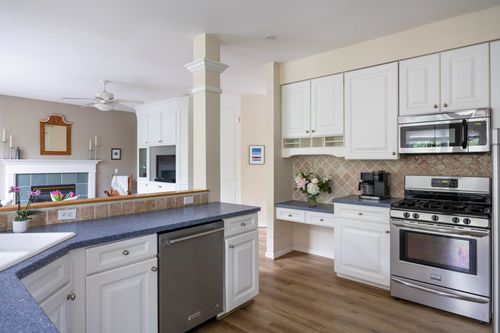 37 Tabor Pl, South Burlington, VT, 05403-5602 | Card Image