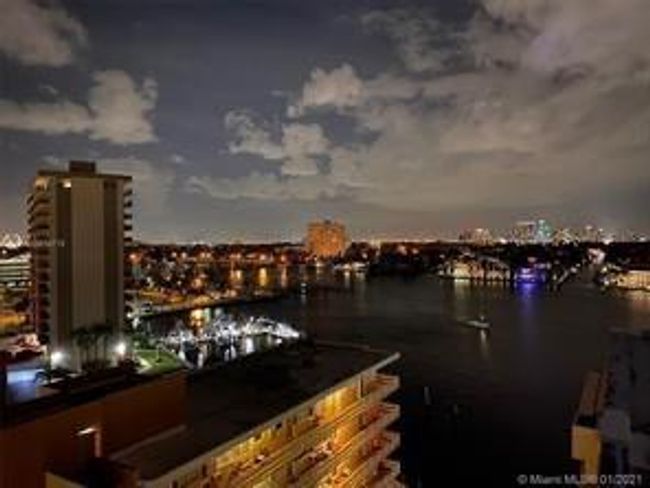 CITY NIGHTS | Image 18