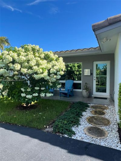 2050 Ne 55th St, House other with 3 bedrooms, 3 bathrooms and null parking in Fort Lauderdale FL | Image 3