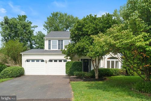 5600 Rocky Run Dr, CENTREVILLE, VA, 20120-2830 | Card Image