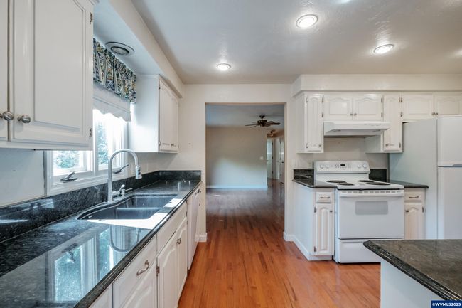 220 Nw Downy Dr, House other with 4 bedrooms, 2 bathrooms and null parking in Sublimity OR | Image 9