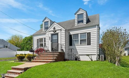 585 Bamford Ave, Woodbridge, NJ, 07095-3812 | Card Image