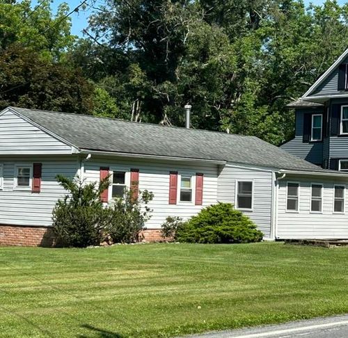 934 Lower South Main St, Bangor, PA, 18013-2834 | Card Image