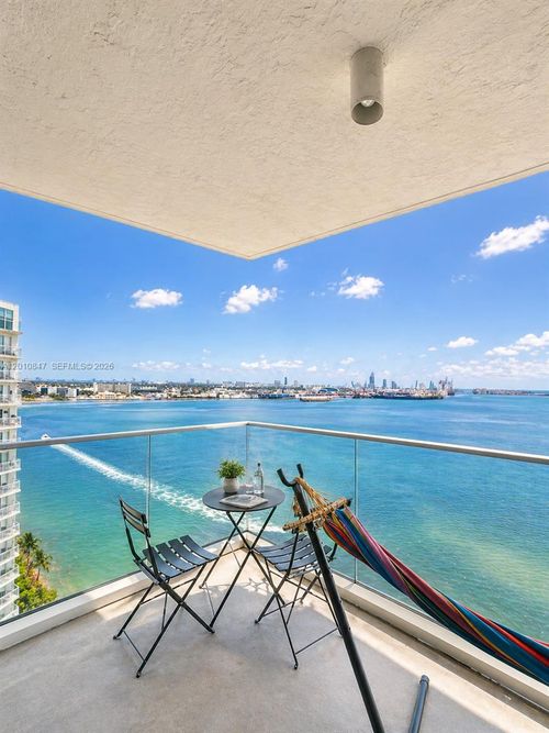 2001-800 Claughton Island Dr, Miami, FL, 33131-2436 | Card Image