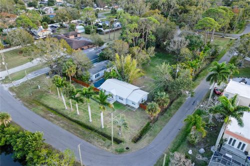 302 5th St Sw, Ruskin, FL, 33570-4630 | Card Image