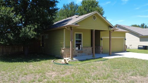 131 Mokulua Ln, Bastrop, TX, 78602-6030 | Card Image