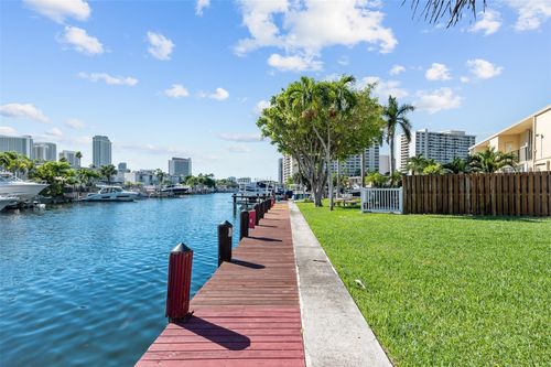 822-822 Ne 25th Ave, Hallandale Beach, FL, 33009-2879 | Card Image