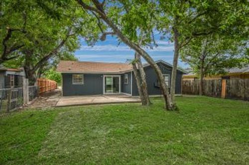 403 Edmond St, Taylor, TX, 76574-2231 | Card Image