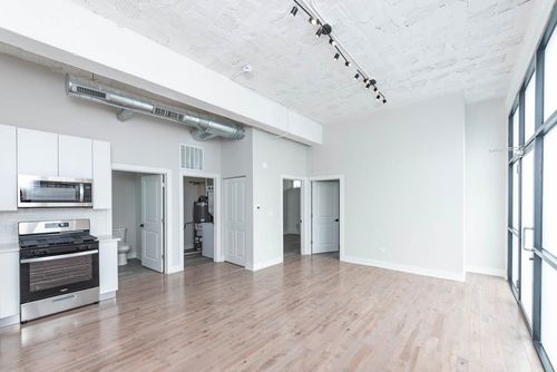 1e-2000 W 22nd Pl, Chicago, IL, 60608-4114 | Card Image