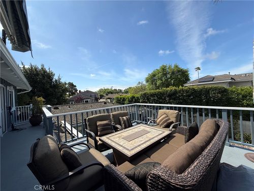 12-5290 E El Roble St, Long Beach, CA, 90815-3913 | Card Image