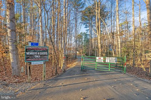 1339 Moody Town Rd, BUMPASS, VA, 23024-4630 | Card Image