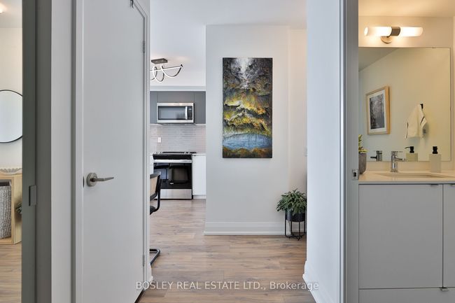 2109 - 1461 Lawrence Ave W, Condo with 3 bedrooms, 3 bathrooms and null parking in Toronto ON | Image 8