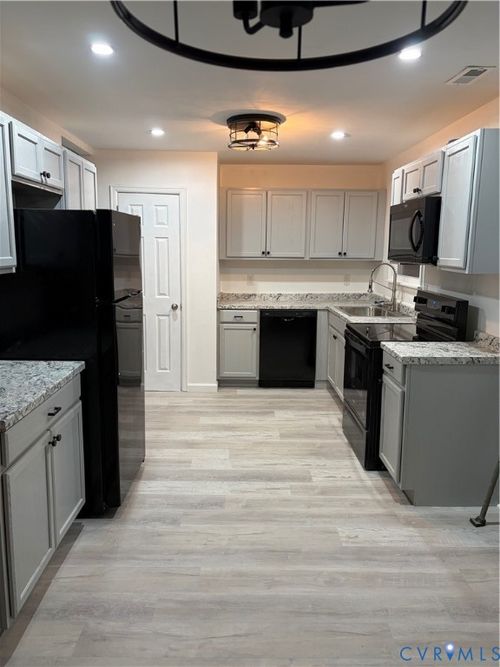 221 W Kelly Ave, Hampton, VA, 23663-2243 | Card Image