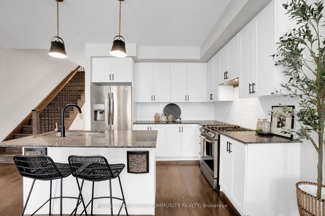 15 Hiawatha Crt, House attached with 3 bedrooms, 4 bathrooms and 1 parking in Vaughan ON | Image 10