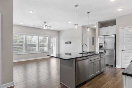 apt-304-7483 Highway 70 S, Nashville, TN, 37221-1883 | Card Image