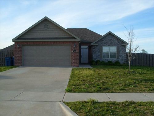 2200 Sw Montana Ave, Bentonville, AR, 72713-8770 | Card Image