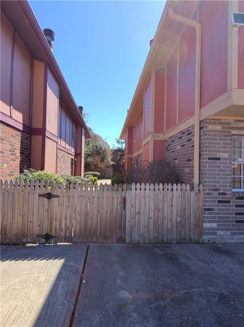 5823 Tullis Dr, New Orleans, LA, 70131-8940 | Card Image
