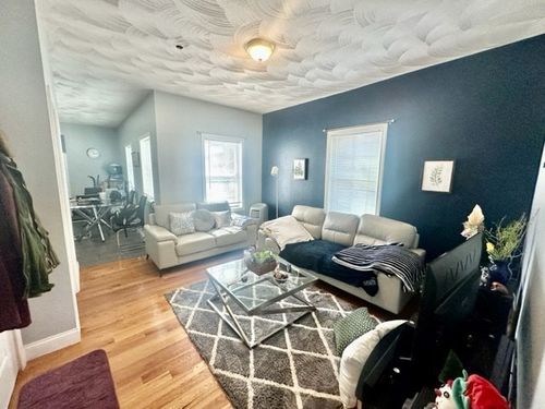 1r-125 Bow St, Everett, MA, 02149-3321 | Card Image