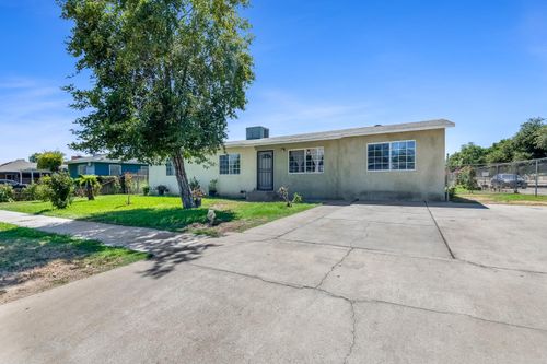 361 N B St, Tulare, CA, 93274-3618 | Card Image