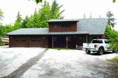 880 Mizzen Ln, Ketchikan, AK, 99901-9462 | Card Image