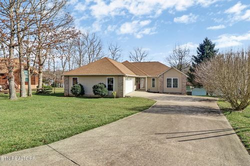 1426 War Eagle Dr, Crossville, TN, 38572-6805 | Card Image