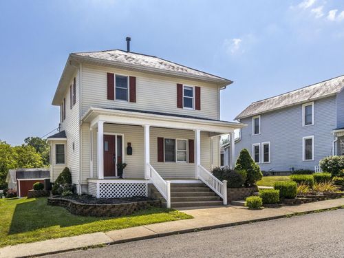 216 N Basil St, Baltimore, OH, 43105-1004 | Card Image