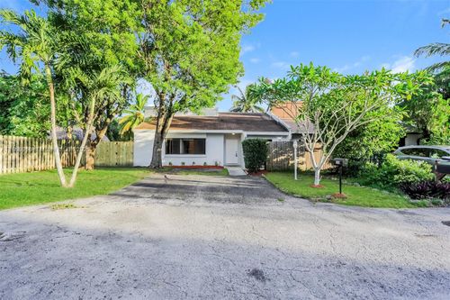 2904 Nw 67th Ct, Fort Lauderdale, FL, 33309-1372 | Card Image