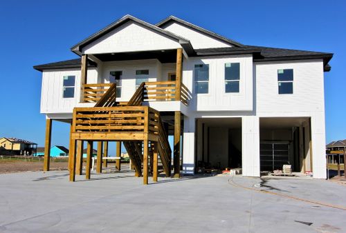 10 Westpointe Cir, Rockport, TX, 78382-7385 | Card Image