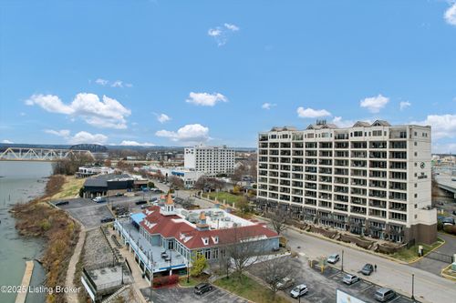 606 W Riverside Dr, Jeffersonville, IN, 47130-3120 | Card Image