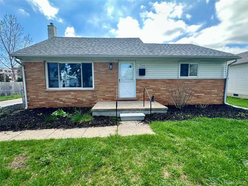 7254 Gerald Ave, Warren, MI, 48092-2735 | Card Image