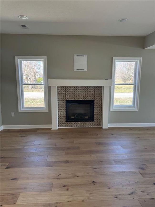 305 N Prairie St, House other with 4 bedrooms, 3 bathrooms and null parking in Hamilton MO | Image 7