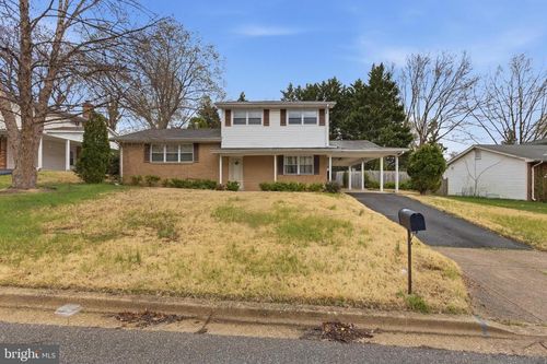 5704 Colon Ter, TEMPLE HILLS, MD, 20748-3720 | Card Image