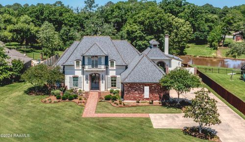 1060 Angelwood Cir, Breaux Bridge, LA, 70517-6752 | Card Image