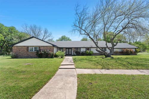 1049 W Moonlight Dr, Robinson, TX, 76706-7007 | Card Image