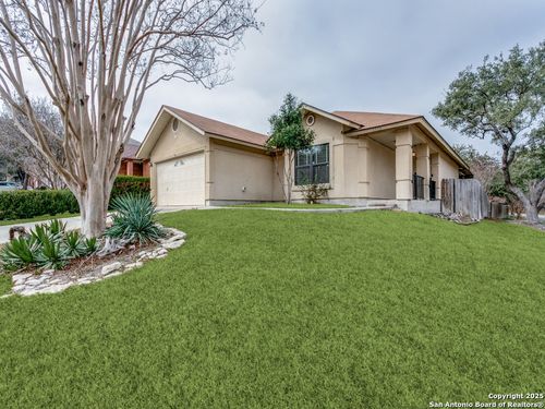 6303 Maverick Trail Dr, San Antonio, TX, 78240-2695 | Card Image