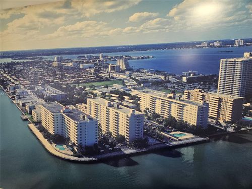 apt-1l-7501 E Treasure Dr, North Bay Village, FL, 33141-4301 | Card Image