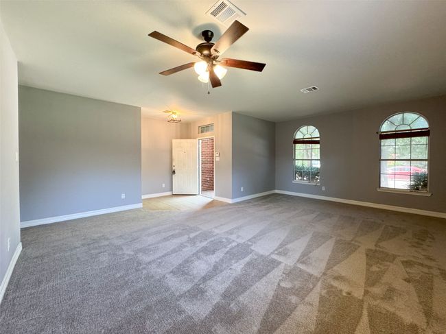 Front Living Area | Image 4