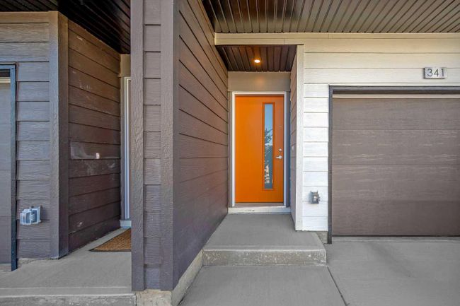 341 Skyview Ranch Circle Ne, Home with 3 bedrooms, 2 bathrooms and 3 parking in Calgary AB | Image 3