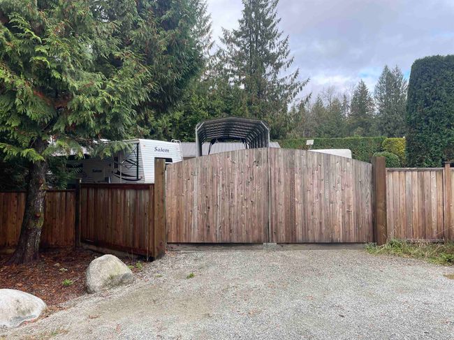 27171 112 Ave, House other with 3 bedrooms, 2 bathrooms and 9 parking in Maple Ridge BC | Image 31