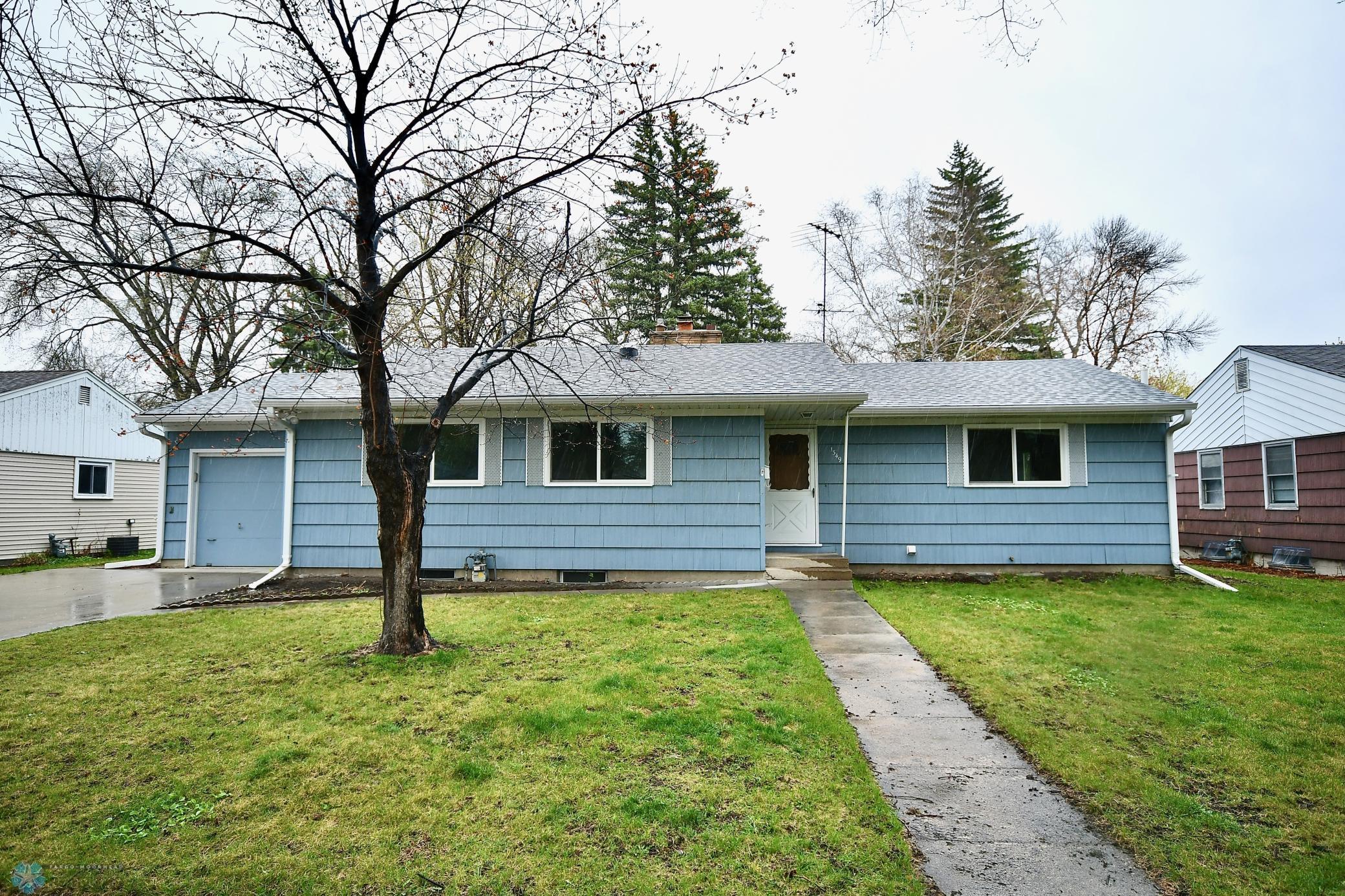 9th St, Fargo, ND 58102