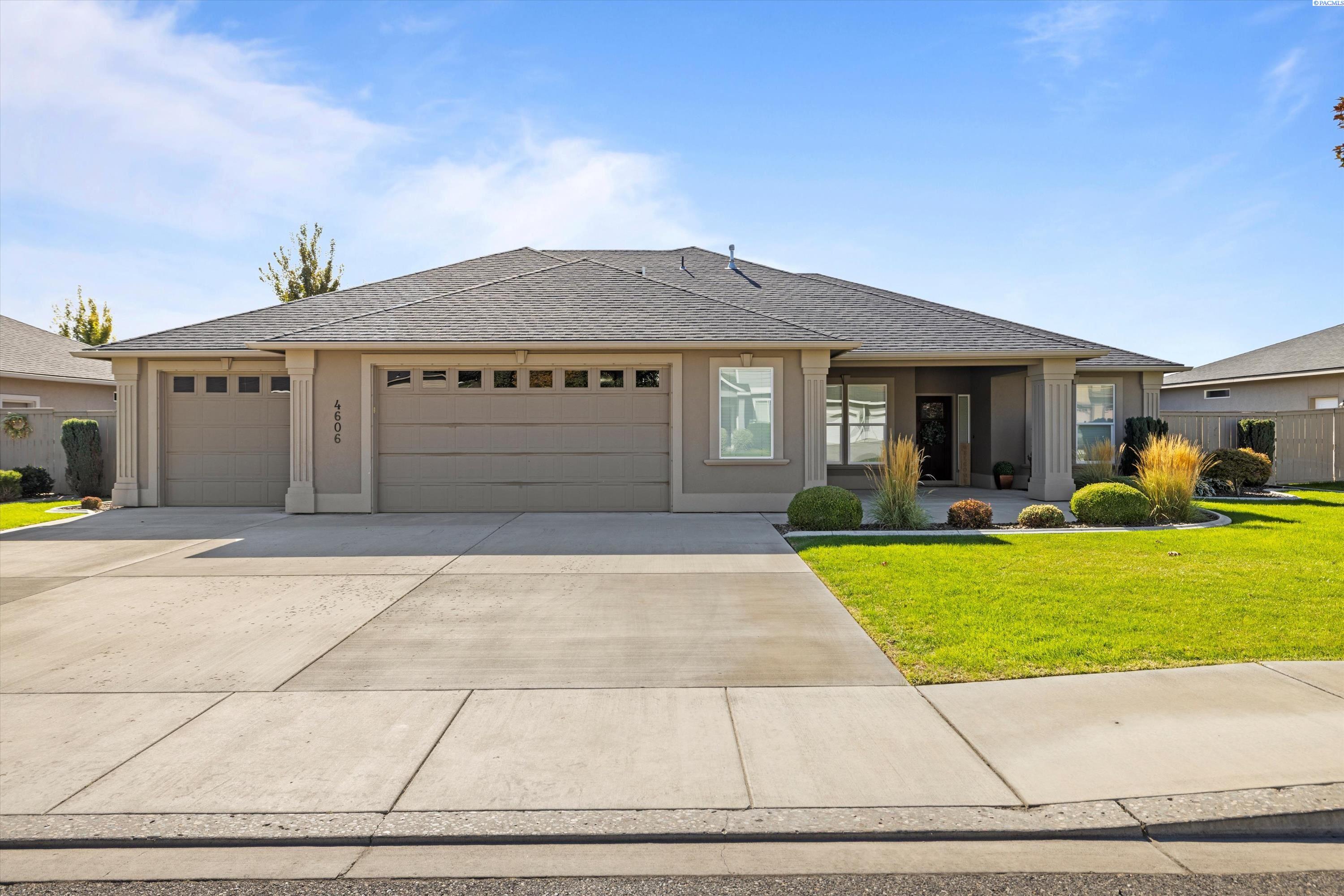 Bermuda Dunes Dr, Pasco, WA 99301
