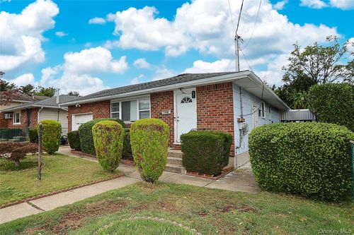 53 Atlantic Ave, Carle Place, NY, 11514-1608 | Card Image