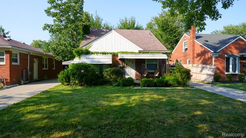 21365 Newcastle Rd, Harper Woods, MI, 48225-2357 | Card Image