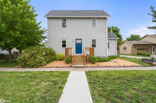 915 G Ave, Nevada, IA, 50201-2345 | Card Image