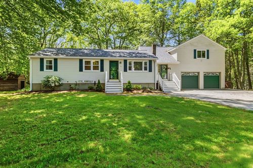 26 Back River Rd, Amesbury, MA, 01913-5601 | Card Image